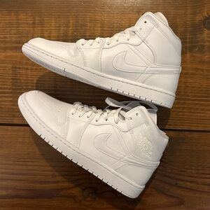 Jordan 1 Mid Sneakers in White W11.5 (M10)